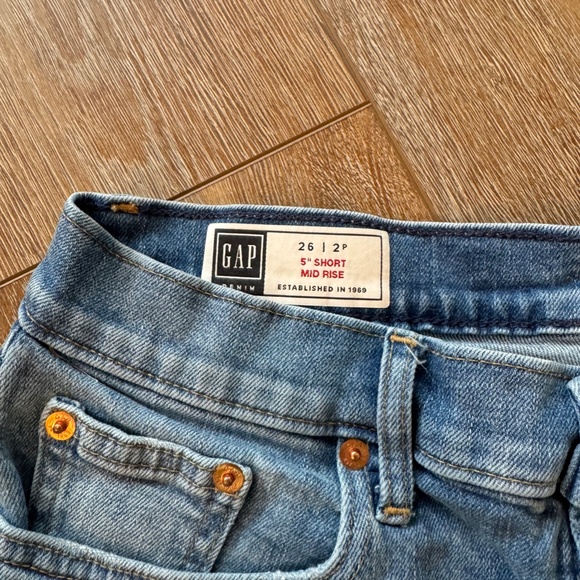 Tank Top & Shorts Outfit - Picture 5 of 6